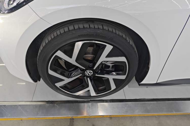 Used Volkswagen ID.3 2023 Upgraded Model Pure Intelligent Enjoyment Version Left Front Wheel Hub