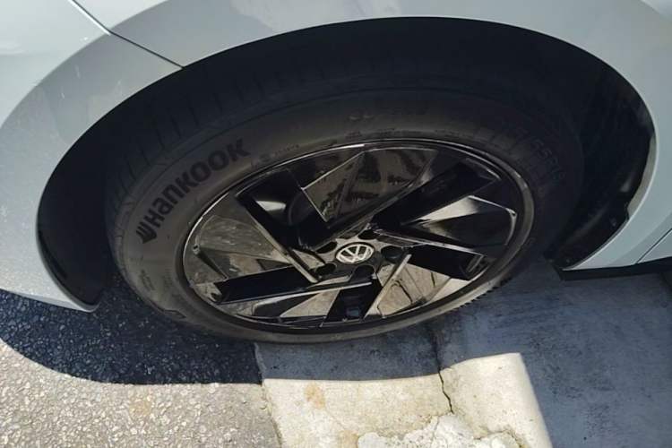 Used Volkswagen ID.3 2023 Pure Smart Edition Left Front Wheel Hub