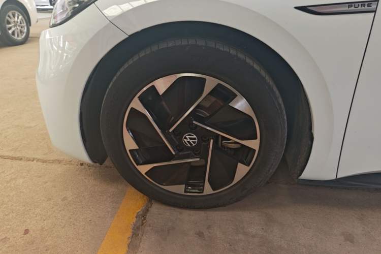 Used Volkswagen ID.3 2023 Upgraded Model Pure Intelligent Enjoyment Version Left Front Wheel Hub