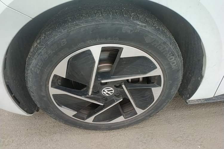 Used Volkswagen ID.3 2023 Upgraded Model Pure Intelligent Enjoyment Version Left Front Wheel Hub