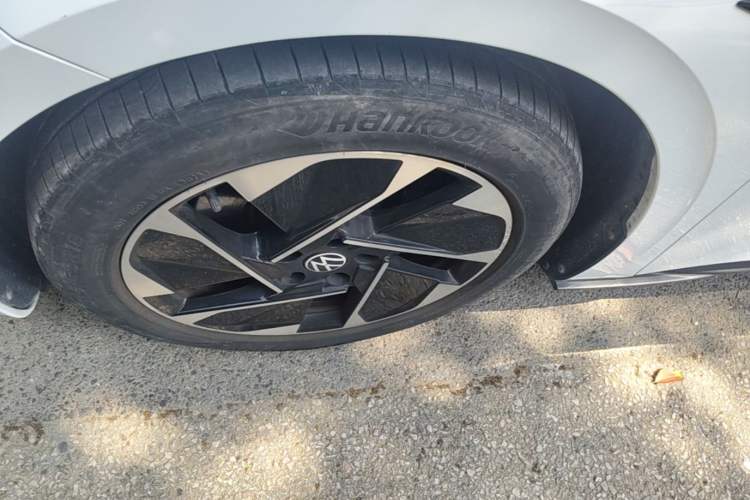Used Volkswagen ID.3 2023 Upgraded Model Pure Intelligent Enjoyment Version Left Front Wheel Hub