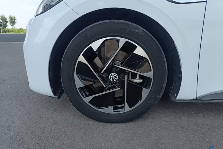 Used Volkswagen ID.3 2023 Upgraded Model Pure Intelligent Enjoyment Version Left Front Wheel Hub