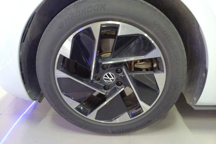 Used Volkswagen ID.3 2023 Pure Smart Edition Left Front Wheel Hub