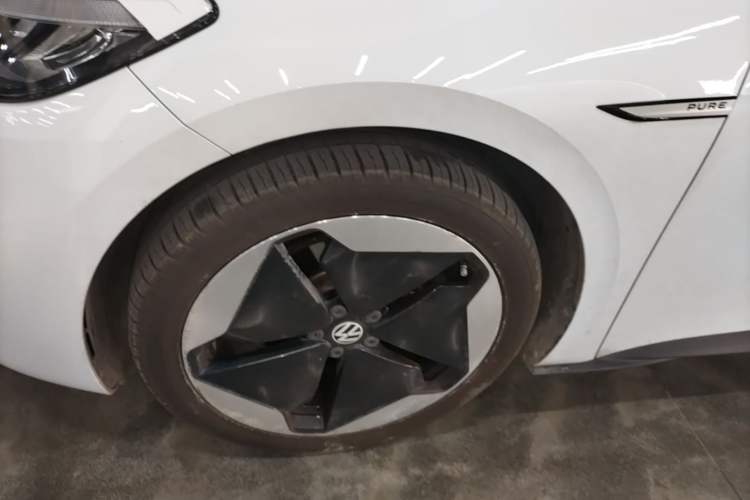 Used Volkswagen ID.3 2023 Upgraded Model Pure Intelligent Enjoyment Version Left Front Wheel Hub