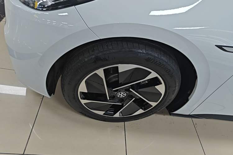 Used Volkswagen ID.3 2023 Upgraded Model Pure Intelligent Enjoyment Version Left Front Wheel Hub