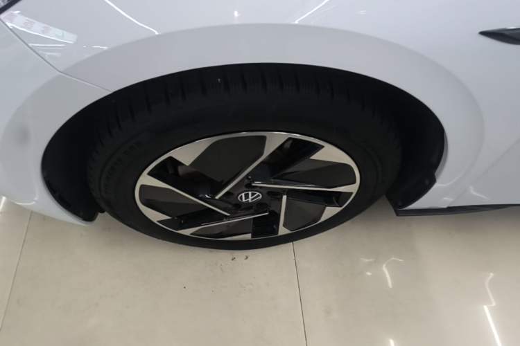 Used Volkswagen ID.3 2023 Pure Smart Edition Left Front Wheel Hub