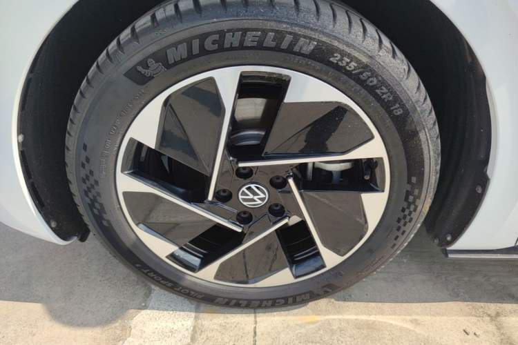 Used Volkswagen ID.3 2023 Upgraded Model Pure Intelligent Enjoyment Version Left Front Wheel Hub