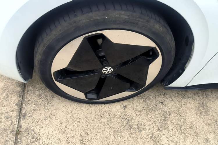 Used Volkswagen ID.3 2023 Pure Smart Edition Left Front Wheel Hub