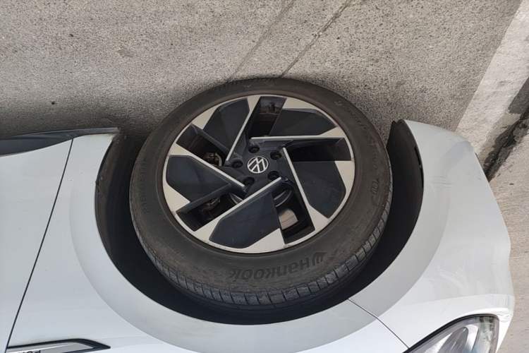 Used Volkswagen ID.3 2023 Upgraded Model Pure Intelligent Enjoyment Version Left Front Wheel Hub
