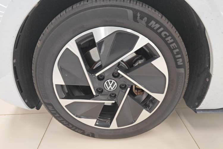 Used Volkswagen ID.3 2023 Upgraded Model Pure Intelligent Enjoyment Version Left Front Wheel Hub