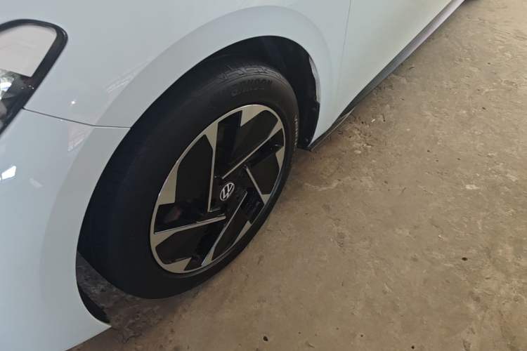 Used Volkswagen ID.3 2023 Upgraded Model Pure Intelligent Enjoyment Version Left Front Wheel Hub