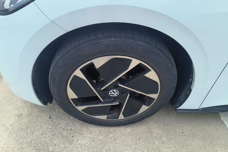 Used Volkswagen ID.3 2023 Pure Smart Edition Left Front Wheel Hub