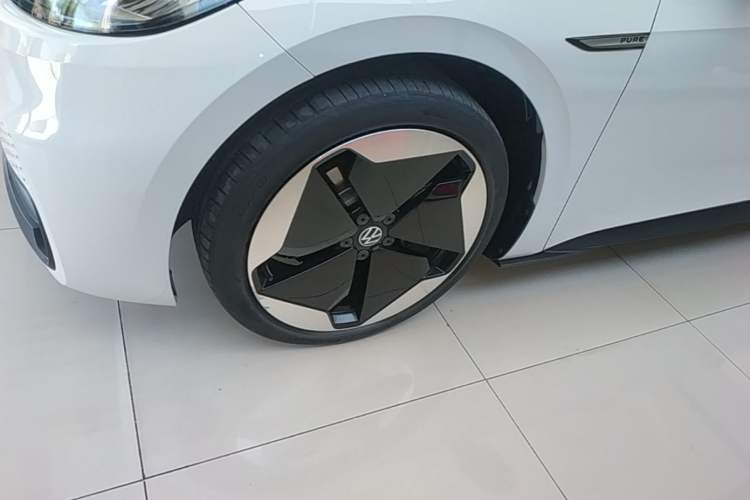 Used Volkswagen ID.3 2023 Upgraded Model Pure Intelligent Enjoyment Version Left Front Wheel Hub
