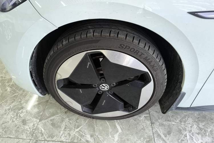 Used Volkswagen ID.3 2023 Upgraded Model Pure Intelligent Enjoyment Version Left Front Wheel Hub