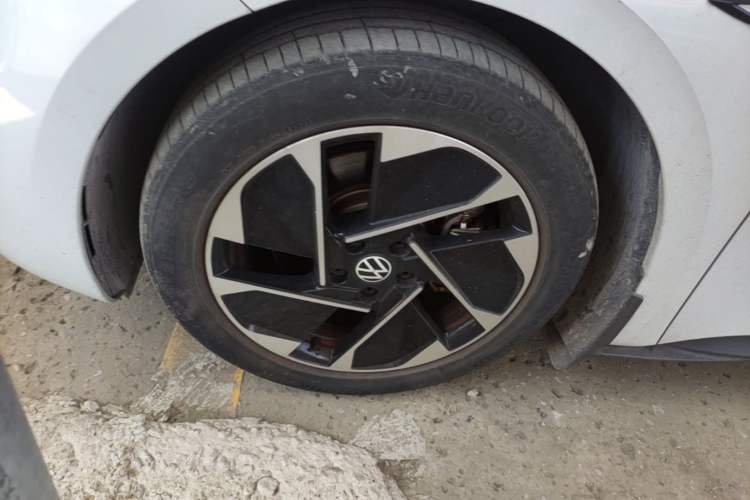 Used Volkswagen ID.3 2023 Upgraded Model Pure Intelligent Enjoyment Version Left Front Wheel Hub