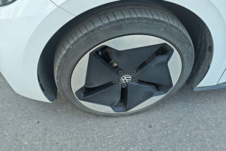 Used Volkswagen ID.3 2023 Pure Smart Edition Left Front Wheel Hub