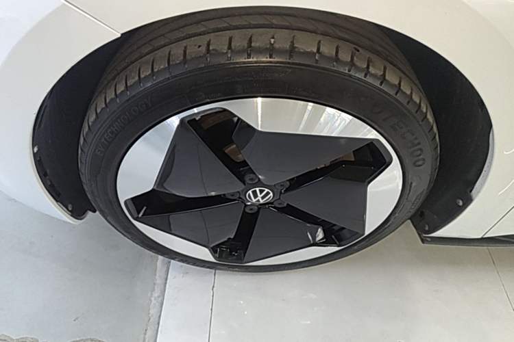Used Volkswagen ID.3 2023 Pure Smart Edition Left Front Wheel Hub