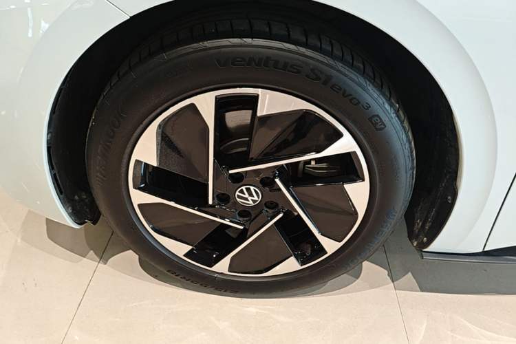 Used Volkswagen ID.3 2023 Upgraded Model Pure Intelligent Enjoyment Version Left Front Wheel Hub