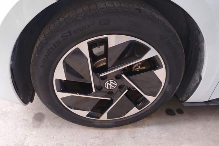 Used Volkswagen ID.3 2023 Pure Smart Edition Left Front Wheel Hub
