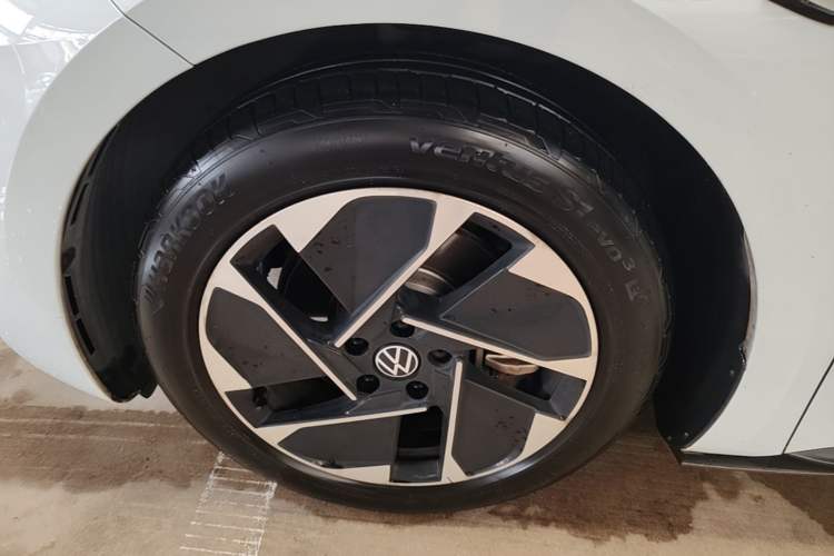 Used Volkswagen ID.3 2023 Upgraded Model Pure Intelligent Enjoyment Version Left Front Wheel Hub