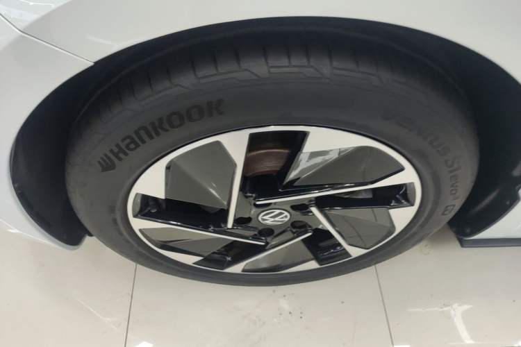 Used Volkswagen ID.3 2023 Pure Smart Edition Left Front Wheel Hub