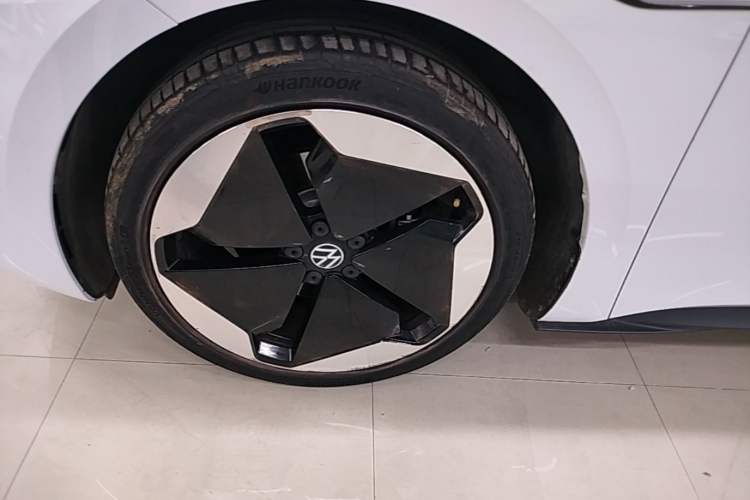 Used Volkswagen ID.3 2023 Upgraded Model Pure Intelligent Enjoyment Version Left Front Wheel Hub