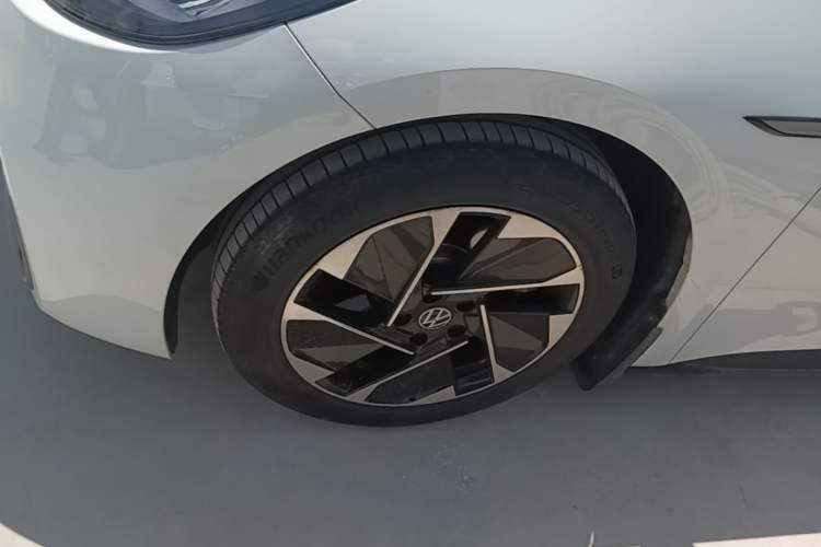 Used Volkswagen ID.3 2023 Pure Smart Edition Left Front Wheel Hub