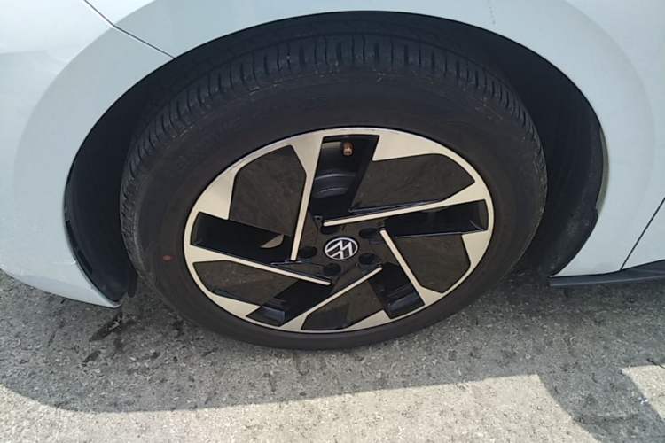 Used Volkswagen ID.3 2023 Upgraded Model Pure Intelligent Enjoyment Version Left Front Wheel Hub