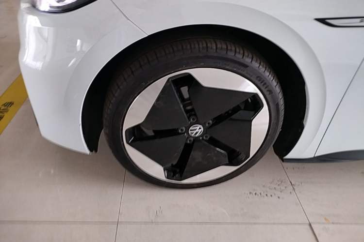 Used Volkswagen ID.3 2023 Upgraded Model Pure Intelligent Enjoyment Version Left Front Wheel Hub