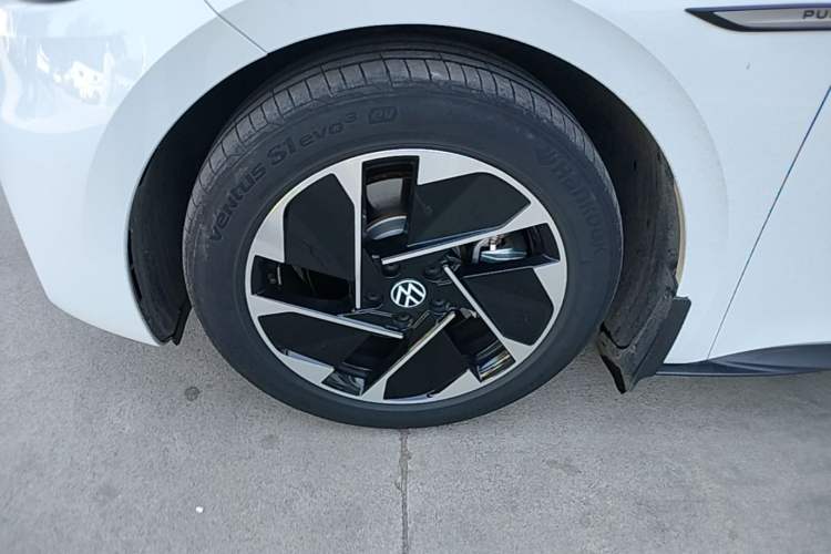 Used Volkswagen ID.3 2023 Upgraded Model Pure Intelligent Enjoyment Version Left Front Wheel Hub