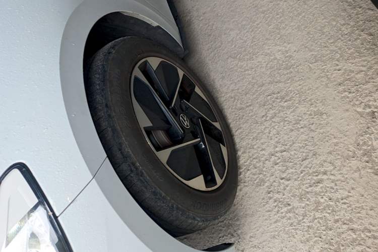 Used Volkswagen ID.3 2023 Upgraded Model Pure Intelligent Enjoyment Version Left Front Wheel Hub