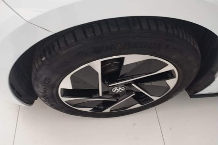 Used Volkswagen ID.3 2023 Upgraded Model Pure Intelligent Enjoyment Version Left Front Wheel Hub