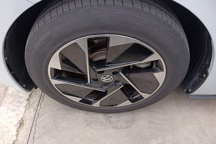 Used Volkswagen ID.3 2023 Pure Smart Edition Left Front Wheel Hub