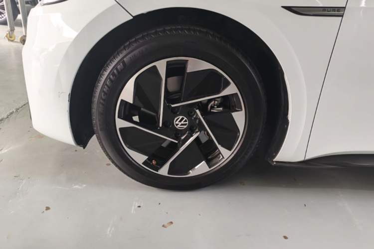 Used Volkswagen ID.3 2023 Pure Smart Edition Left Front Wheel Hub