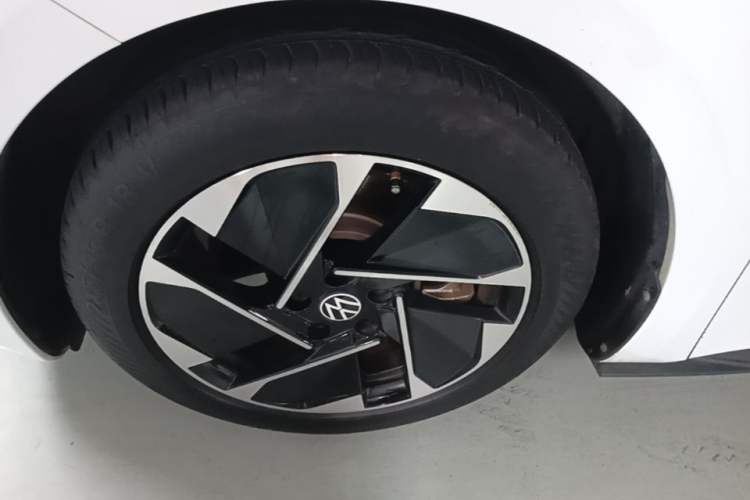 Used Volkswagen ID.3 2023 Pure Smart Edition Left Front Wheel Hub