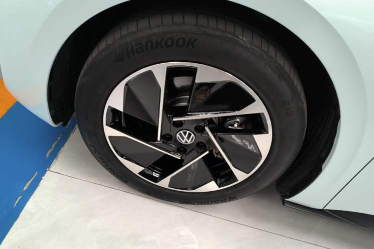 Used Volkswagen ID.3 2023 Upgraded Model Pure Intelligent Enjoyment Version Left Front Wheel Hub