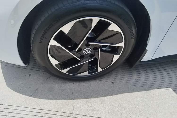 Used Volkswagen ID.3 2023 Upgraded Model Pure Intelligent Enjoyment Version Left Front Wheel Hub