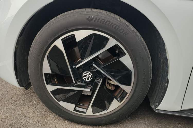 Used Volkswagen ID.3 2023 Upgraded Model Pure Intelligent Enjoyment Version Left Front Wheel Hub