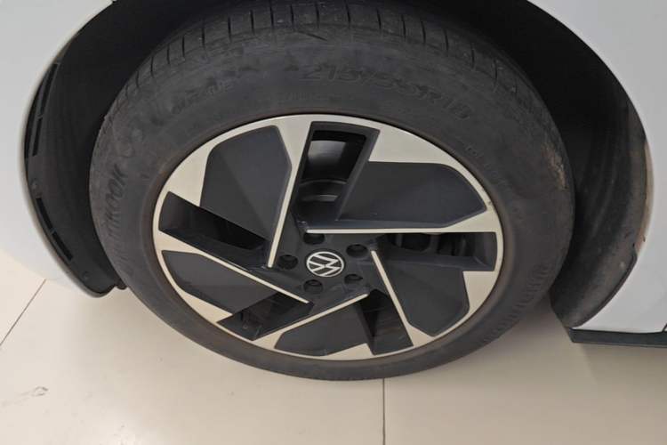 Used Volkswagen ID.3 2023 Pure Smart Edition Left Front Wheel Hub