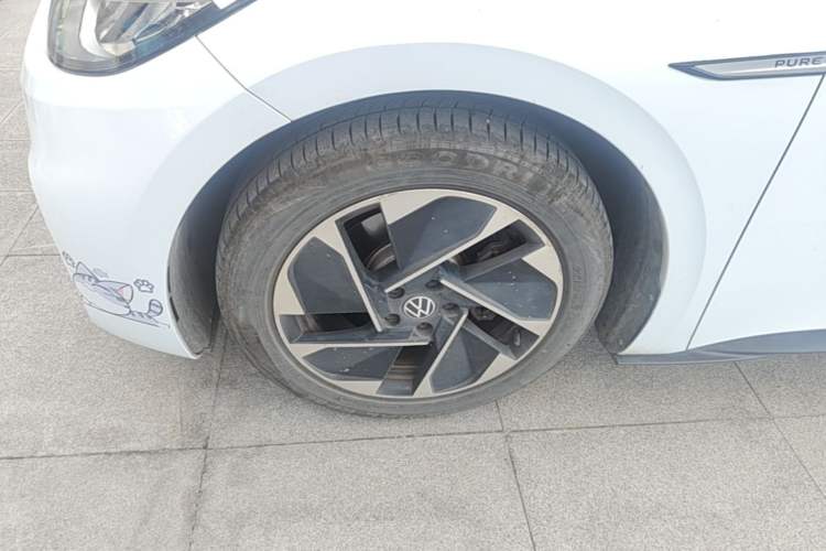 Used Volkswagen ID.3 2023 Pure Smart Edition Left Front Wheel Hub