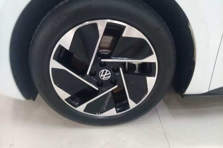 Used Volkswagen ID.3 2023 Upgraded Model Pure Intelligent Enjoyment Version Left Front Wheel Hub