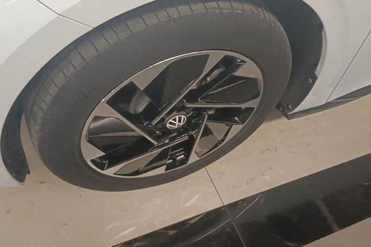 Used Volkswagen ID.3 2023 Pure Smart Edition Left Front Wheel Hub