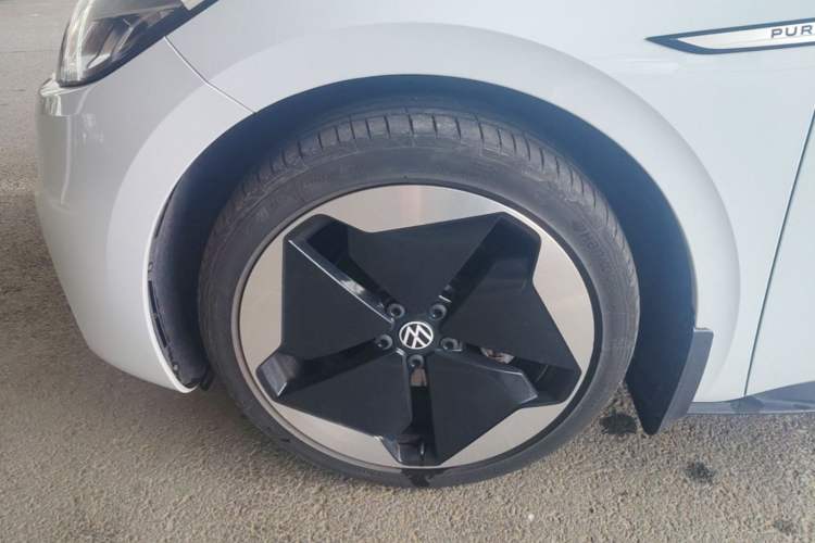 Used Volkswagen ID.3 2023 Intelligent Edition Left Front Wheel Hub