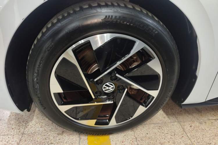 Used Volkswagen ID.3 2023 Upgraded Model Pure Intelligent Enjoyment Version Left Front Wheel Hub