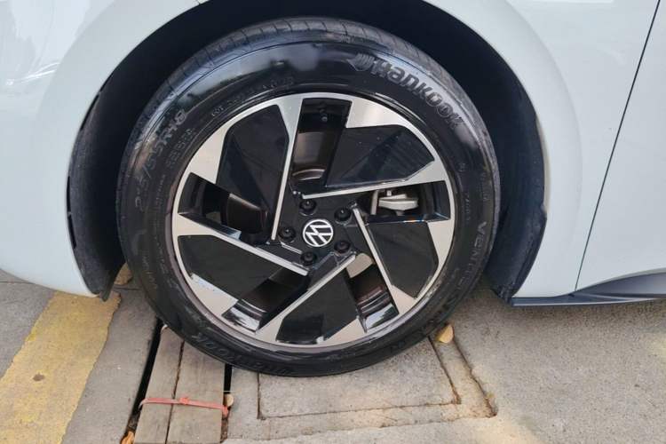 Used Volkswagen ID.3 2023 Pure Smart Edition Left Front Wheel Hub