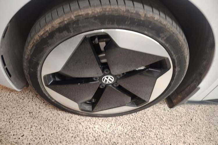 Used Volkswagen ID.3 2023 Upgraded Model Pure Intelligent Enjoyment Version Left Front Wheel Hub
