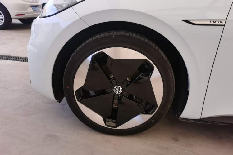 Used Volkswagen ID.3 2023 Upgraded Model Pure Intelligent Enjoyment Version Left Front Wheel Hub