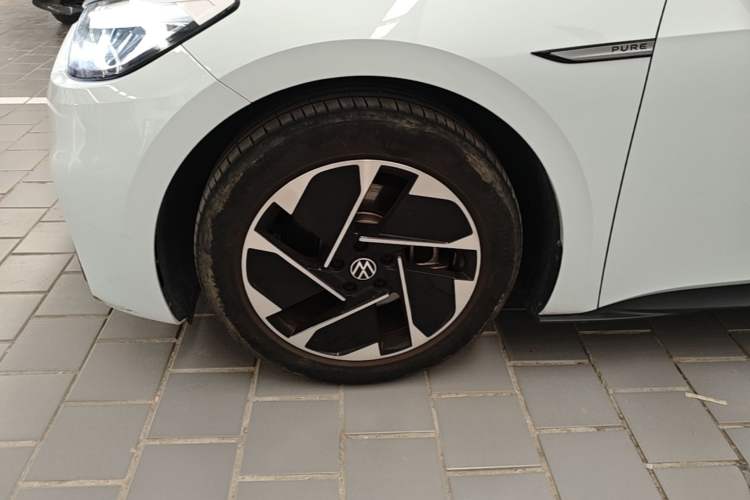 Used Volkswagen ID.3 2023 Upgraded Model Pure Intelligent Enjoyment Version Left Front Wheel Hub