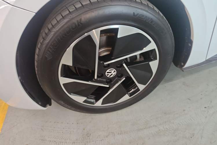 Used Volkswagen ID.3 2023 Pure Smart Edition Left Front Wheel Hub