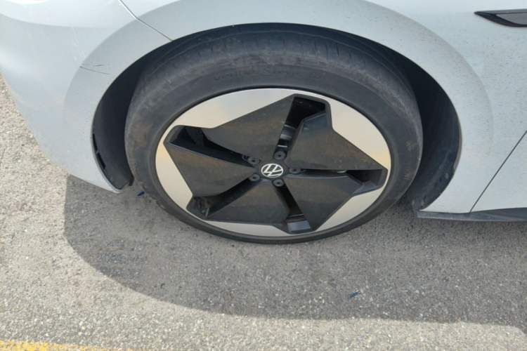 Used Volkswagen ID.3 2023 Upgraded Model Pure Intelligent Enjoyment Version Left Front Wheel Hub
